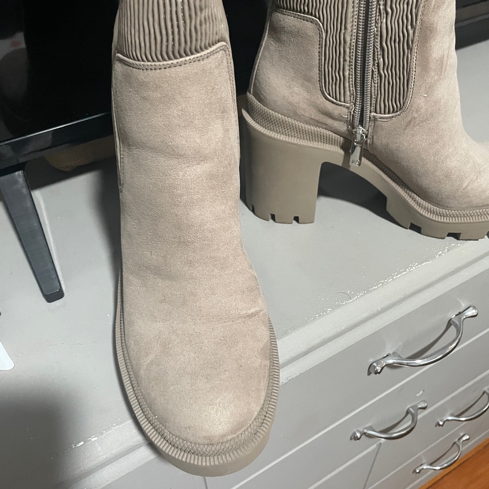 booties - Picture 4 of 6